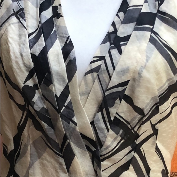 Nanette Lepore Sleeveless Size 10 Silk Blouse - Picture 3 of 11